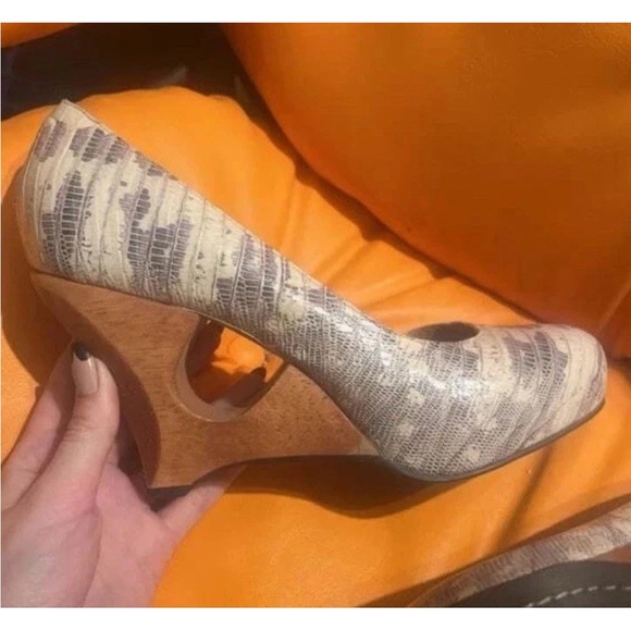 Anthropologie Schuler + Sons Snakeskin Wooden Wedges Sz 7.5 - Picture 2 of 7